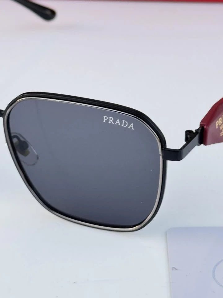 Pra_da_119_black