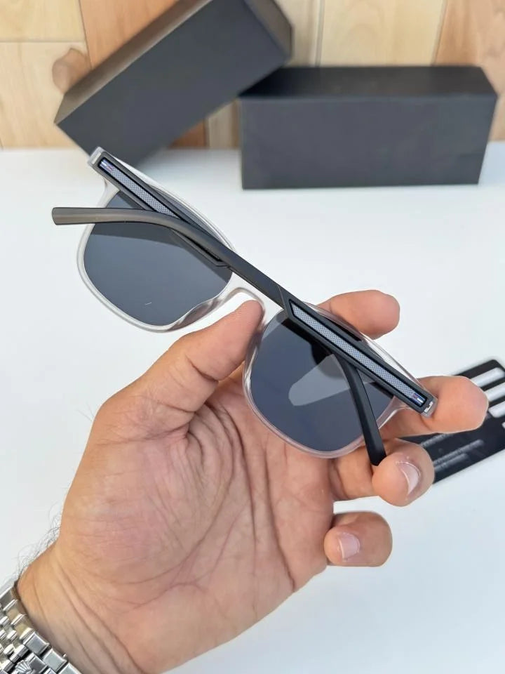 Tom_my_hilf_iger_grey_black